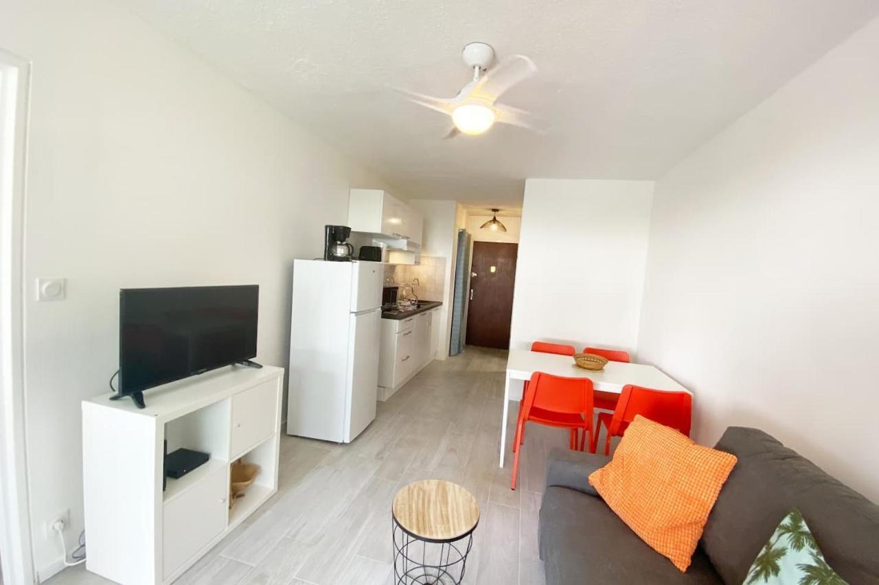 Apartment Le Estella Appart: Beachside Serenity With Parking & Wi-fi *